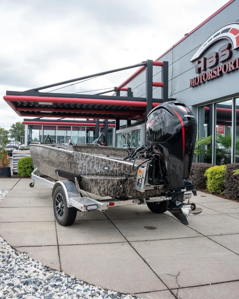 Slide: The Image of Edge Boats 756 DB 2025 - 5