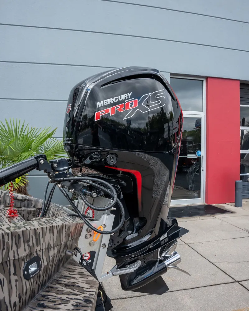 Slide: The Image of Edge Boats 756 DB 2025 - 6