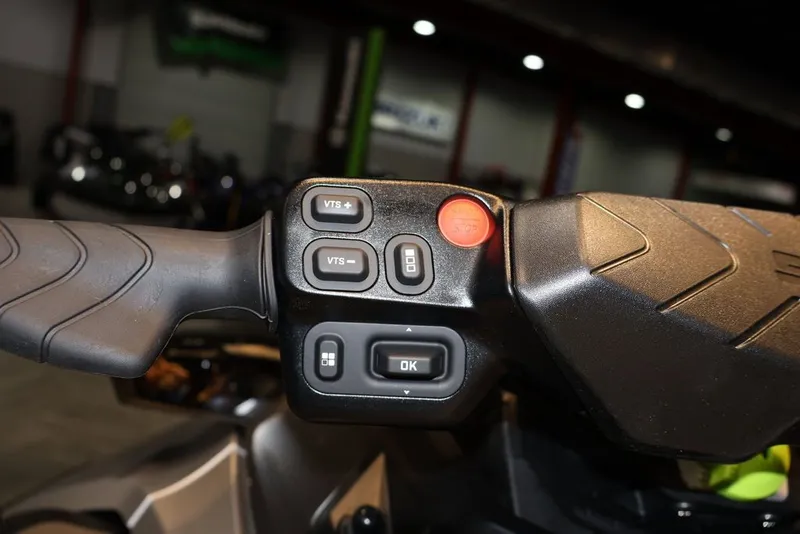 Slide: The Image of Sea-Doo GTX Limited 325 2026 - 13