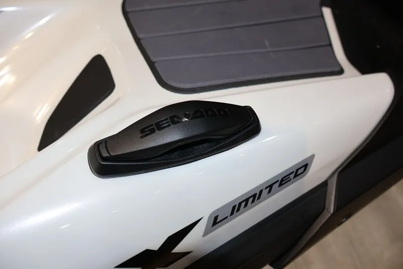 Slide: The Image of Sea-Doo GTX Limited 325 2026 - 16