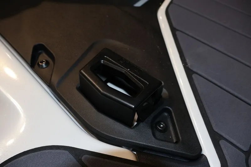 Slide: The Image of Sea-Doo GTX Limited 325 2026 - 17