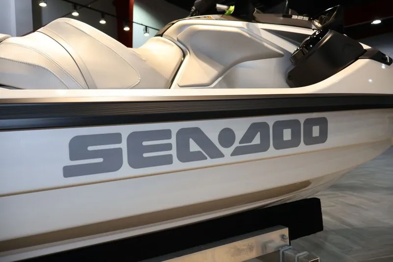 Slide: The Image of Sea-Doo GTX Limited 325 2026 - 6