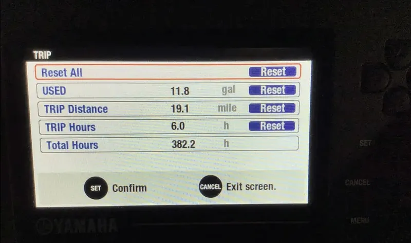 Slide: The Image of Parker Marine 2320 SL Sport Cabin 2021 - 15