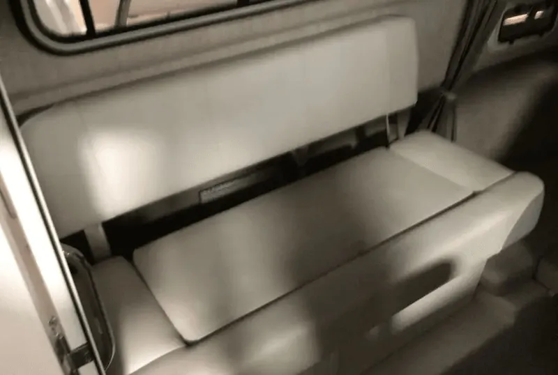 Slide: The Image of Parker Marine 2320 SL Sport Cabin 2021 - 17