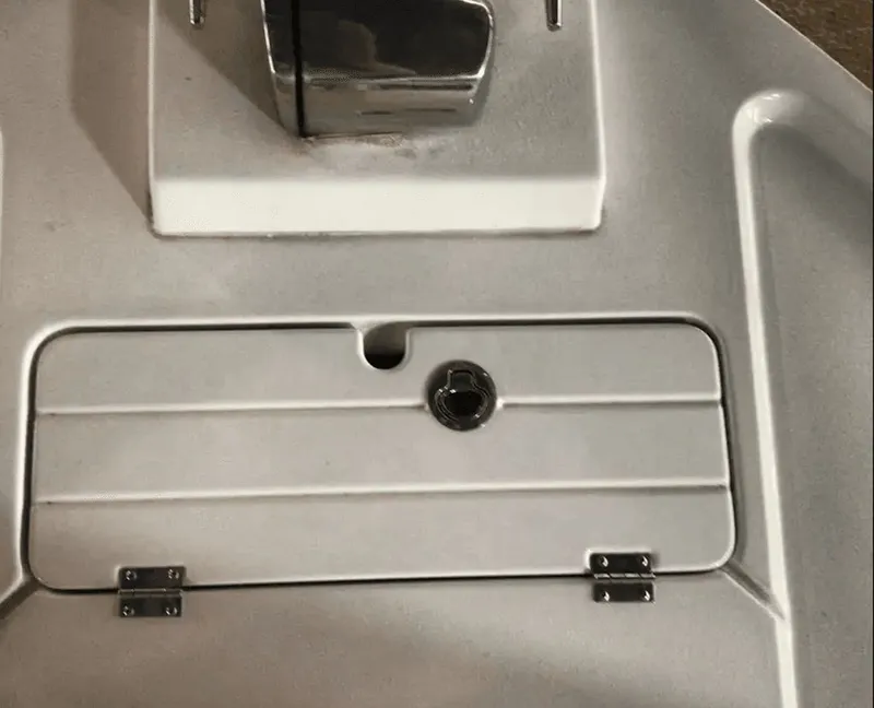 Slide: The Image of Parker Marine 2320 SL Sport Cabin 2021 - 26