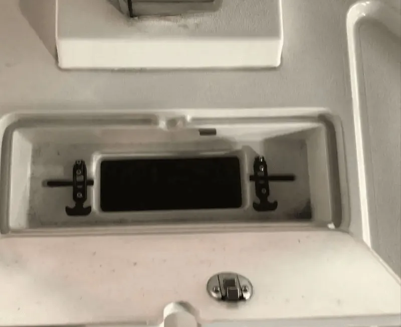 Slide: The Image of Parker Marine 2320 SL Sport Cabin 2021 - 27