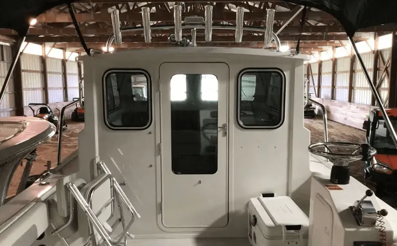 Slide: The Image of Parker Marine 2320 SL Sport Cabin 2021 - 3