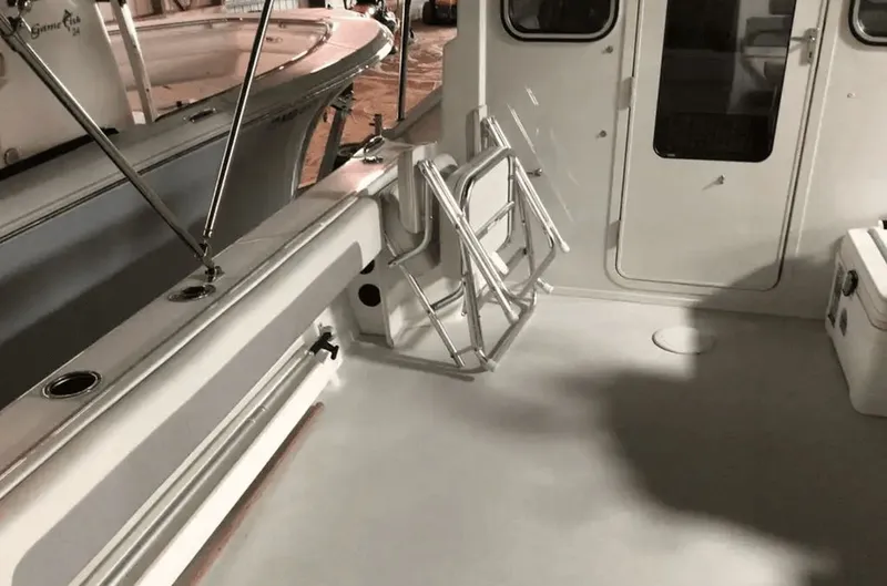 Slide: The Image of Parker Marine 2320 SL Sport Cabin 2021 - 4