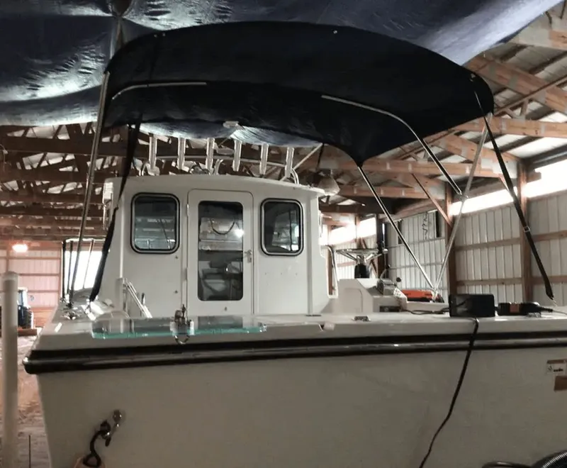 Slide: The Image of Parker Marine 2320 SL Sport Cabin 2021 - 40