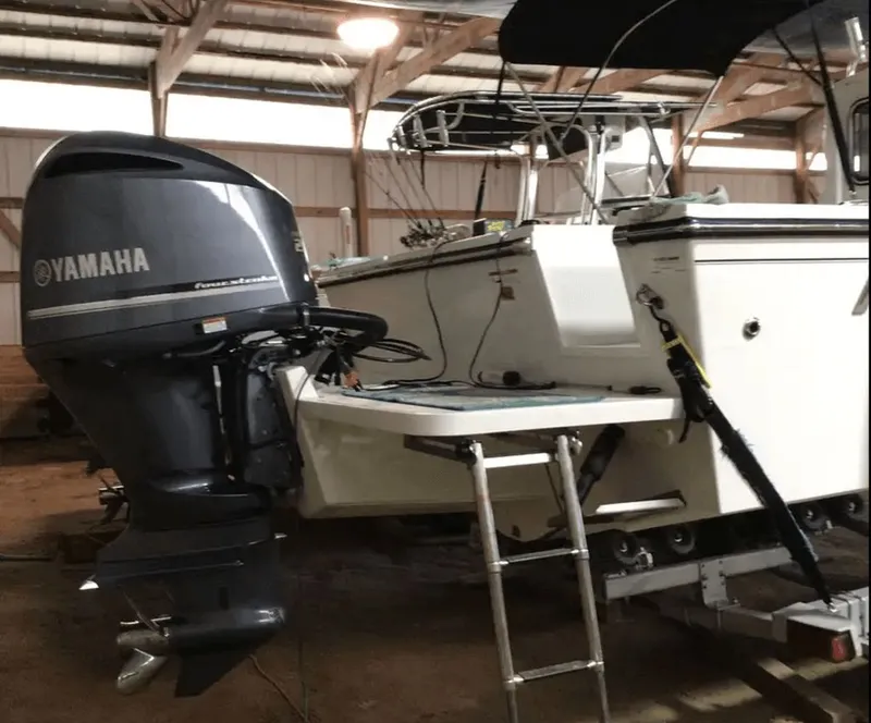 Slide: The Image of Parker Marine 2320 SL Sport Cabin 2021 - 46