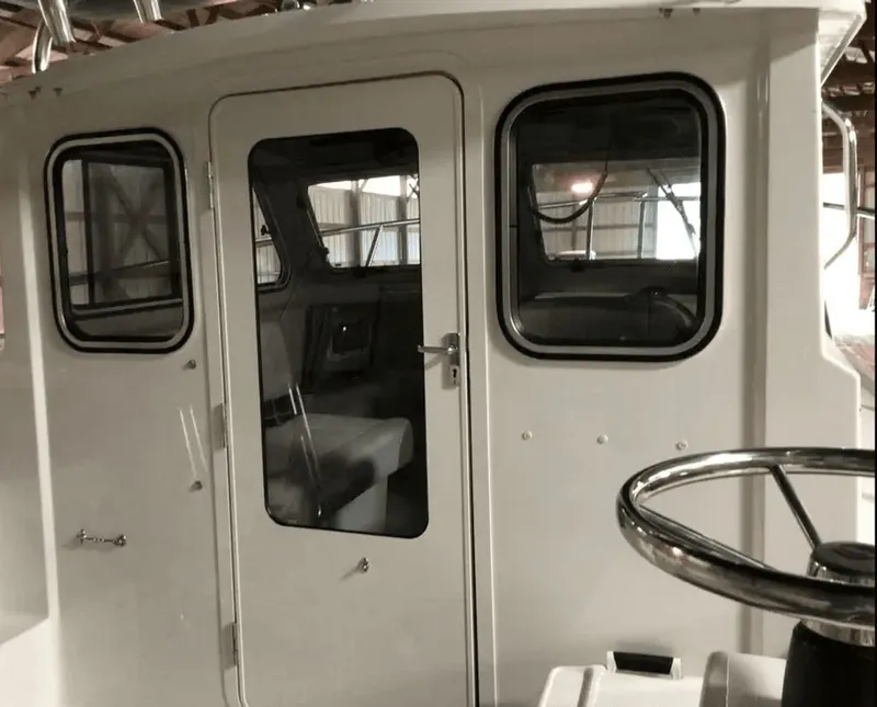 Slide: The Image of Parker Marine 2320 SL Sport Cabin 2021 - 7