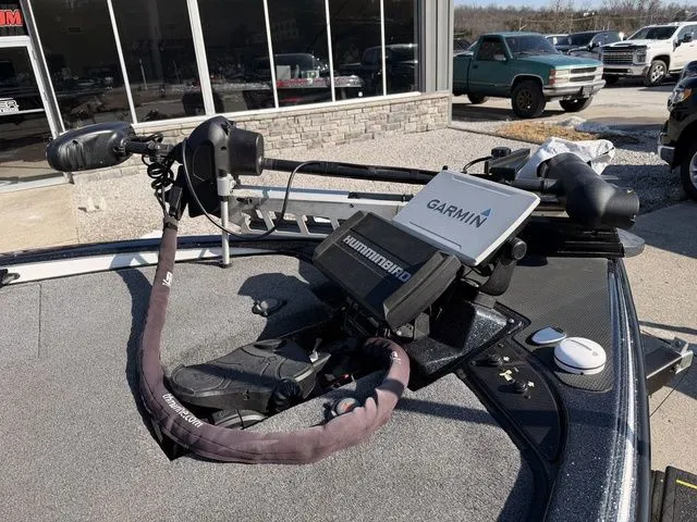 Slide: The Image of Phoenix Bass Boat 920 Elite 2021 - 10