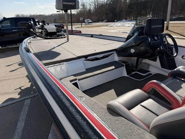Slide: The Image of Phoenix Bass Boat 920 Elite 2021 - 15