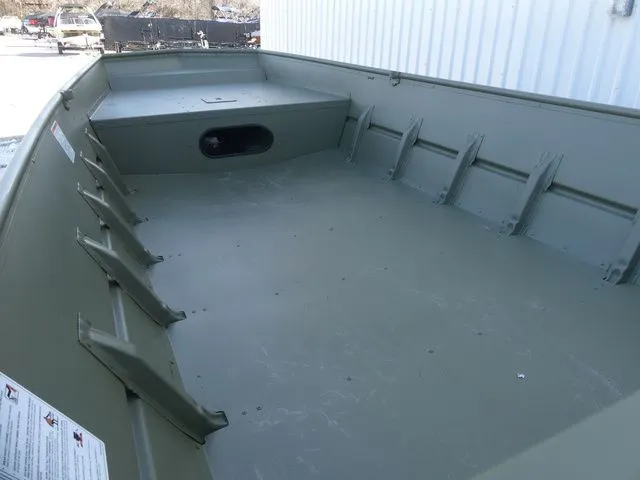 Slide: The Image of Lowe L1648M Aura Jon 2026 - 9