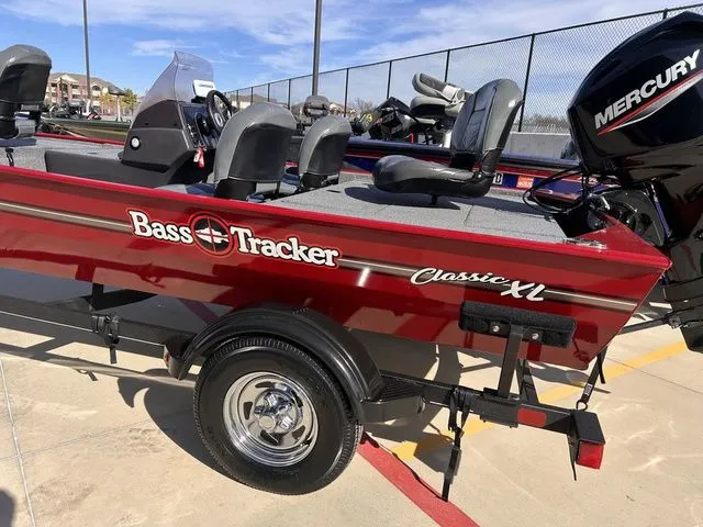 Slide: The Image of Tracker Bass Tracker Classic XL 2021 - 3