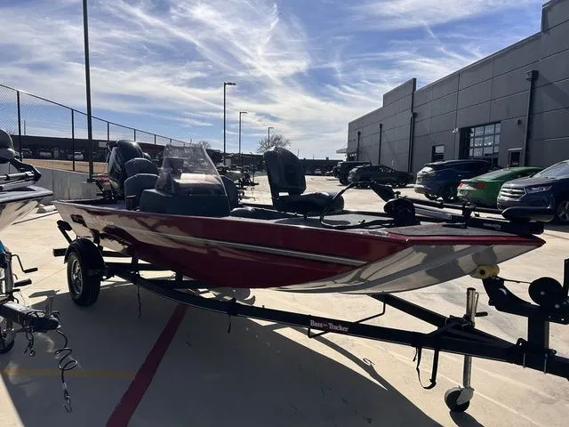 Slide: The Image of Tracker Bass Tracker Classic XL 2021 - 9