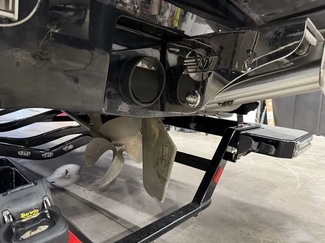 Slide: The Image of Malibu Wakesetter 21 VLX 2017 - 20