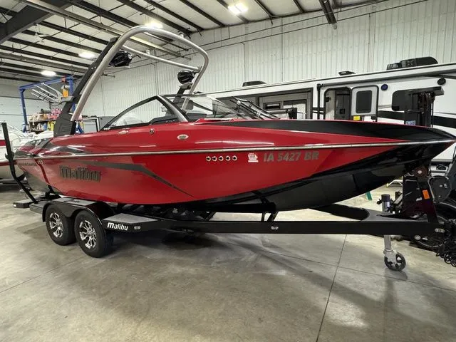 Slide: The Image of Malibu Wakesetter 21 VLX 2017 - 3