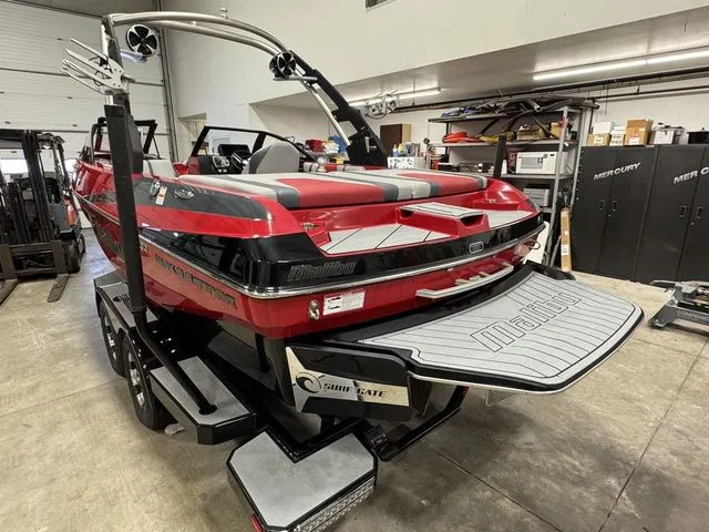 Slide: The Image of Malibu Wakesetter 21 VLX 2017 - 4