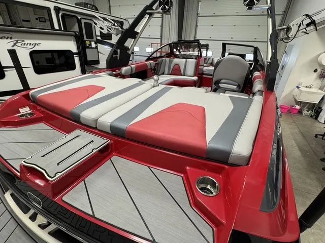 Slide: The Image of Malibu Wakesetter 21 VLX 2017 - 7