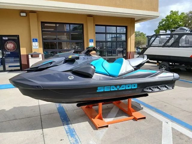 Slide: The Image of Sea-Doo GTR 230 2026 - 20