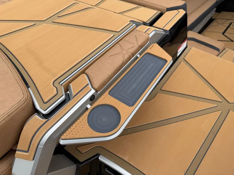 Slide: The Image of Nautique Super Air Nautique G25 Paragon 2026 - 14