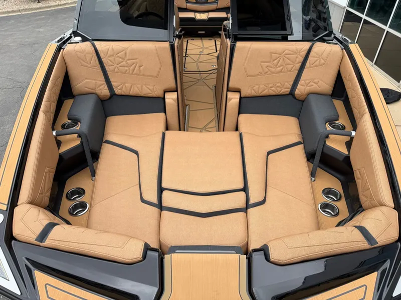 Slide: The Image of Nautique Super Air Nautique G25 Paragon 2026 - 21