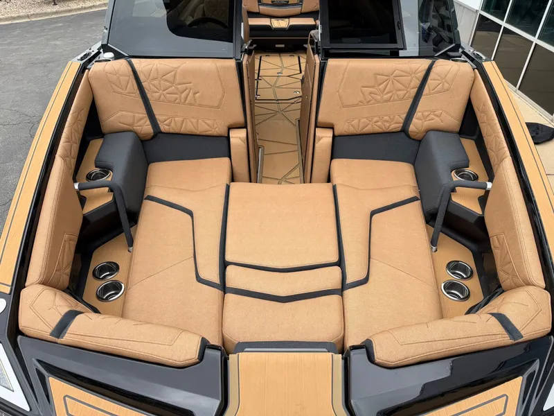 Slide: The Image of Nautique Super Air Nautique G25 Paragon 2026 - 22