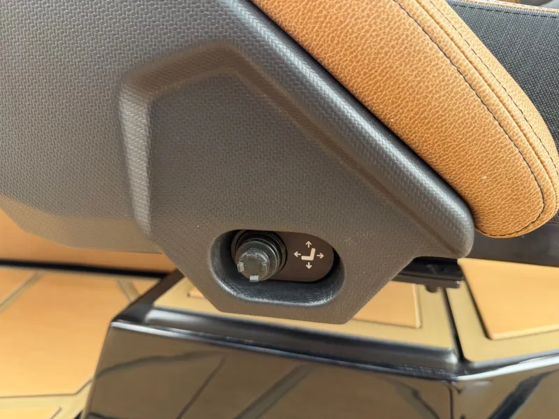 Slide: The Image of Nautique Super Air Nautique G25 Paragon 2026 - 29