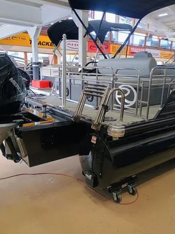 Slide: The Image of Regency 230 LE3 Sport 2025 - 14