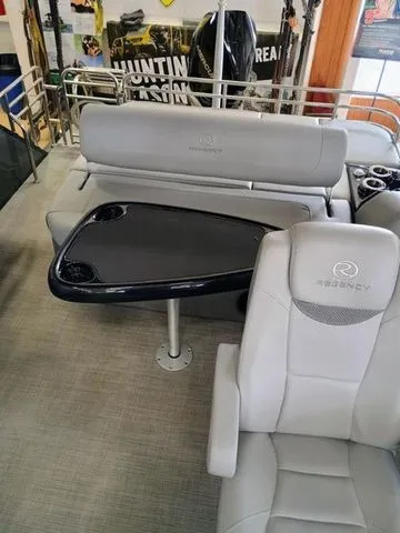 Slide: The Image of Regency 230 LE3 Sport 2025 - 3