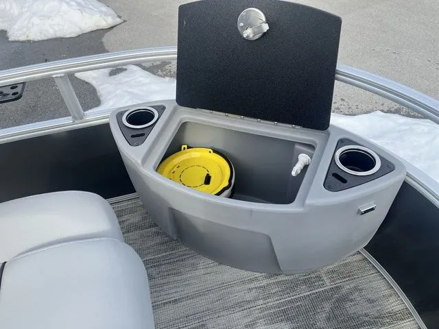 Slide: The Image of Ranger Pontoon RP220F 2024 - 11