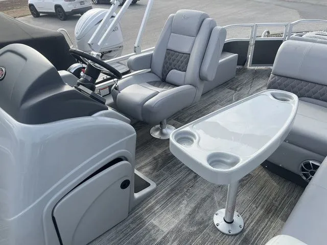 Slide: The Image of Ranger Pontoon RP220F 2024 - 29