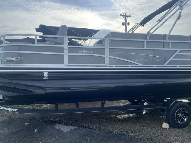 Slide: The Image of Ranger Pontoon RP220F 2024 - 38