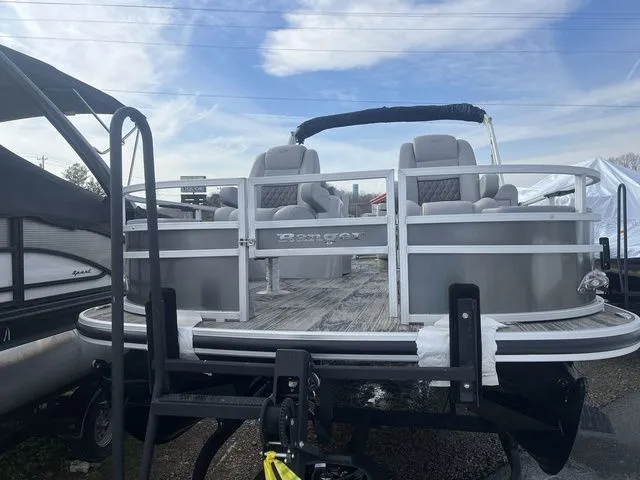 Slide: The Image of Ranger Pontoon RP220F 2024 - 39