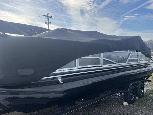 Slide: The Image of Ranger Pontoon RP220F 2024 - 42