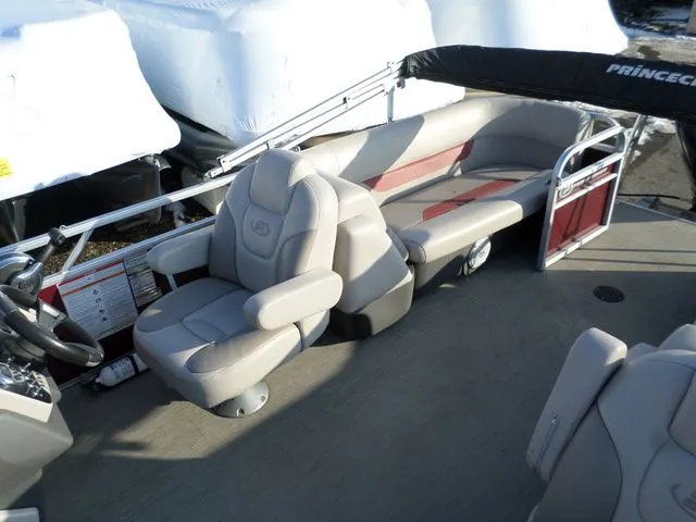 Slide: The Image of Princecraft Vectra 23 XT 2019 - 6