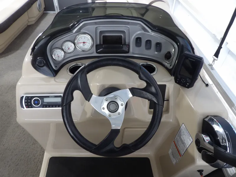 Slide: The Image of Sun Tracker 20 Party Barge 2016 - 20