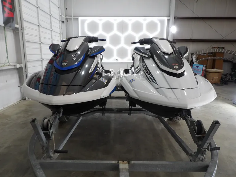 Slide: The Image of Yamaha FX CRUISER 2019 - 12