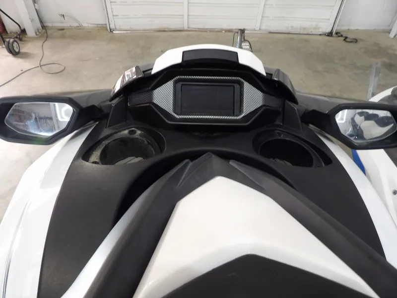 Slide: The Image of Yamaha FX CRUISER 2019 - 20