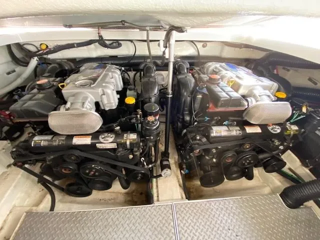 Slide: The Image of 2012 Formula 350 Sun Sport engine compartment with dual engines. - 33