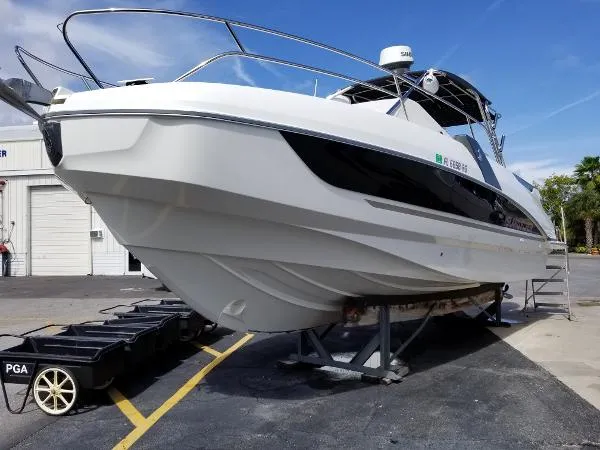Slide: The Image of Beneteau Flyer 8.8 Sundeck 2016 - 8