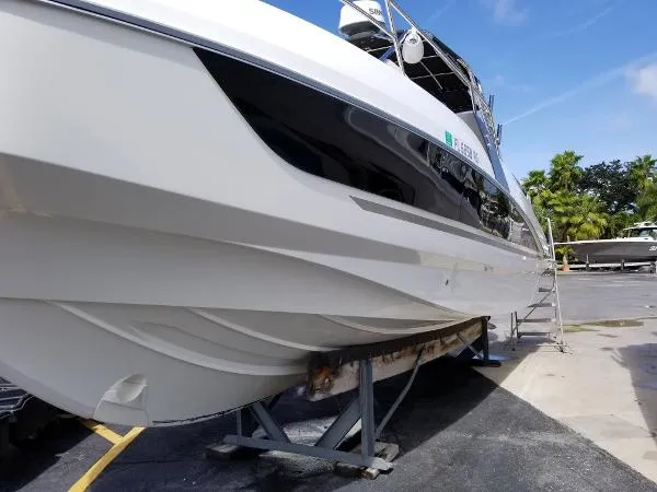 Slide: The Image of Beneteau Flyer 8.8 Sundeck 2016 - 9