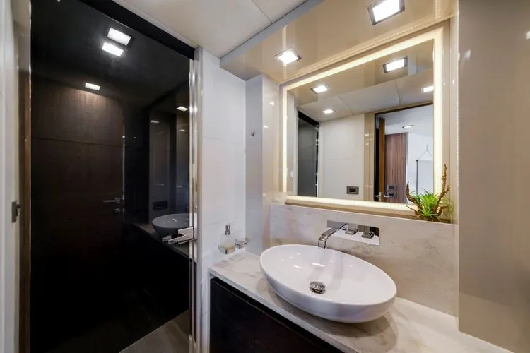 Slide: The Image of 2018 Absolute 60 Fly - Image 15 - 15