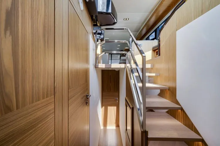 Slide: The Image of 2018 Absolute 60 Fly - Image 20 - 20