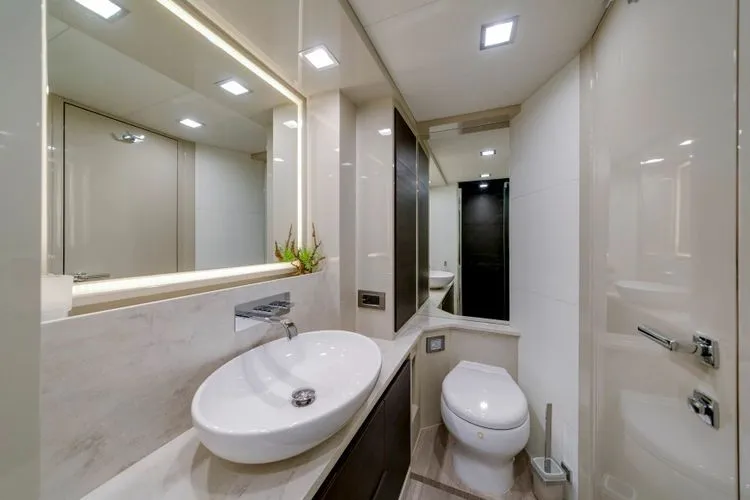 Slide: The Image of 2018 Absolute 60 Fly - Image 23 - 23