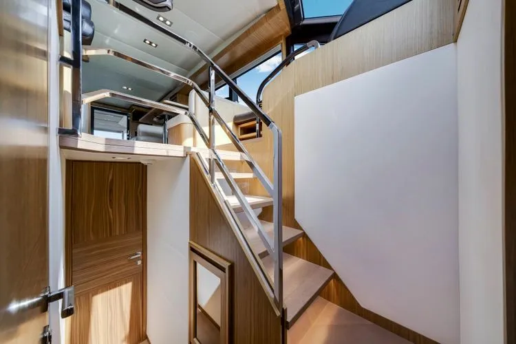 Slide: The Image of 2018 Absolute 60 Fly - Image 28 - 28