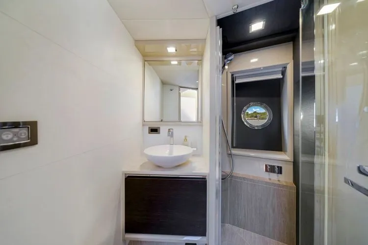 Slide: The Image of 2018 Absolute 60 Fly - Image 30 - 30