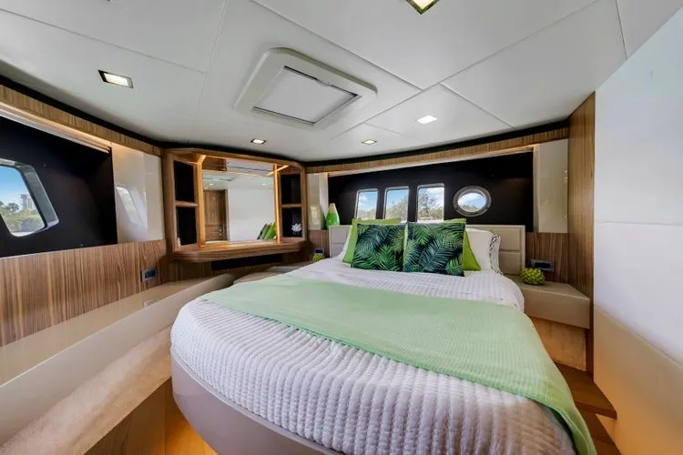 Slide: The Image of 2018 Absolute 60 Fly - Image 32 - 32