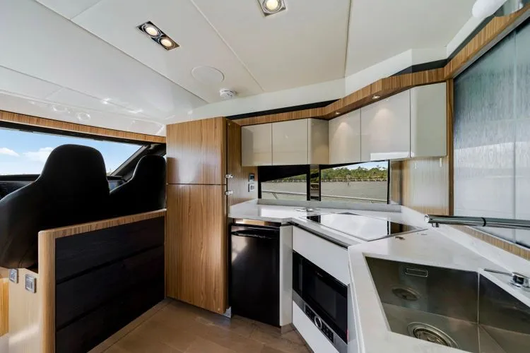 Slide: The Image of 2018 Absolute 60 Fly - Image 37 - 37